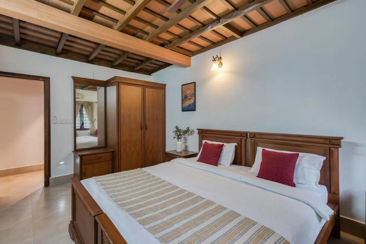 The Backwater Heritage- Comp Breakfast With River View & Lawn By Stayvista Alappuzha