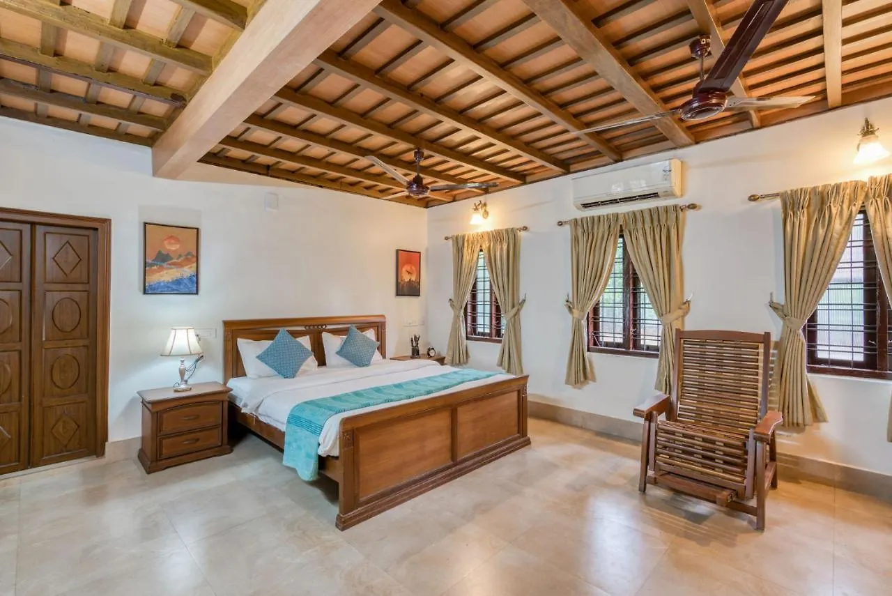The Backwater Heritage- Comp Breakfast With River View & Lawn By Stayvista Alappuzha 0*,  Hindistan