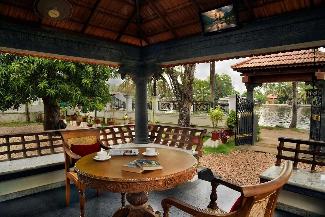 Villa The Backwater Heritage- Comp Breakfast With River View & Lawn By Stayvista Alappuzha India