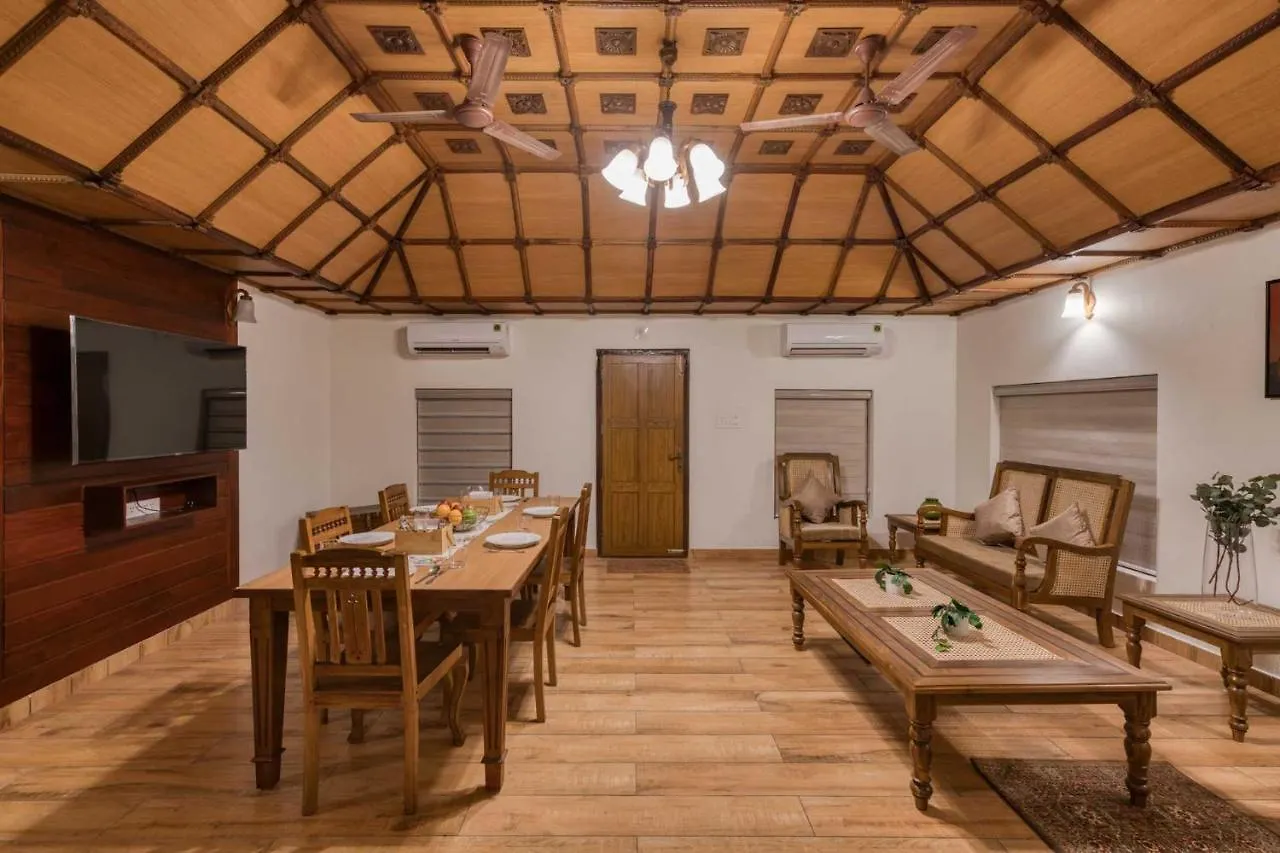 The Backwater Heritage- Comp Breakfast With River View & Lawn By Stayvista Alappuzha