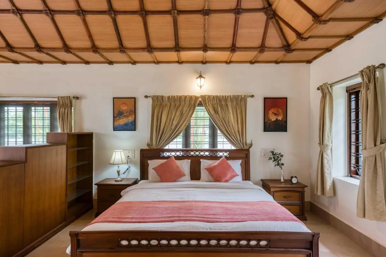 The Backwater Heritage- Comp Breakfast With River View & Lawn By Stayvista Alappuzha 0*,  India
